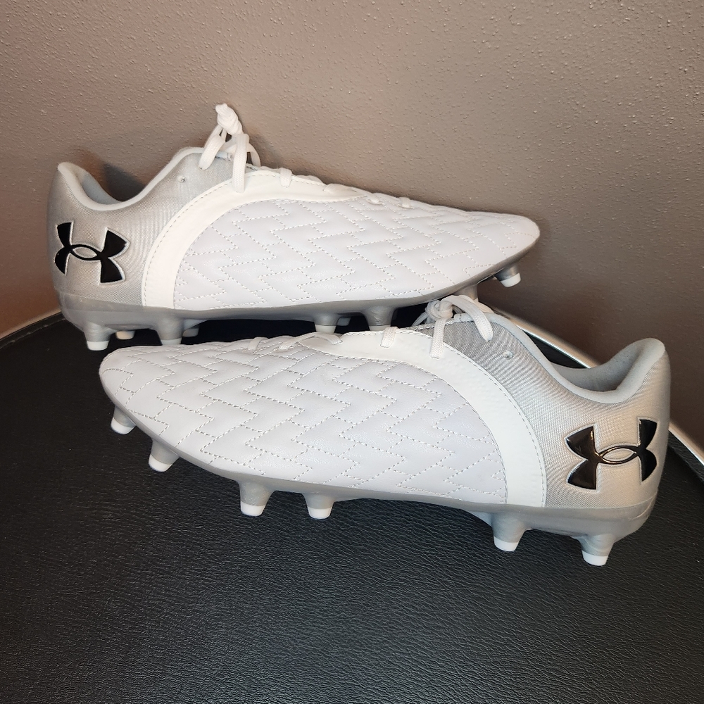 Under Armour Magnetico Select 2.0 Soccer Mens sz 11.5 New White/Silver
